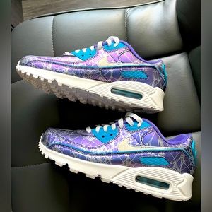 Custom Nike air max sneakers. Men’s 6.5/women’s 8. Like new